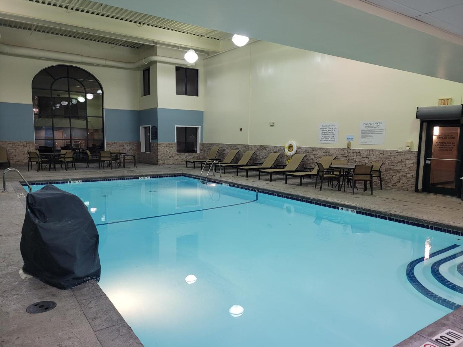 Holiday Inn Express & Suites Buffalo Airport by IHG