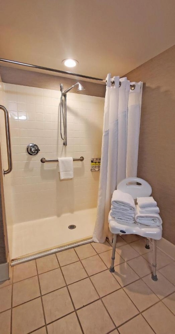 Holiday Inn Express & Suites Buffalo Airport by IHG image 27